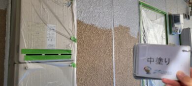 奈良県橿原市F様邸（アパート）　外壁塗装・屋根塗装工事 外壁中塗り