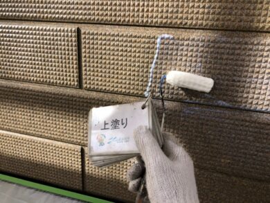 奈良北葛城郡広陵町I様　外壁塗装・屋根塗装・防水工事 外壁クリヤー上塗り