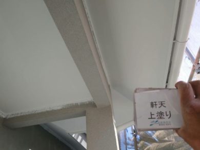 奈良北葛城郡王寺町M様邸　外壁塗装・屋根塗装工事 軒天上塗り