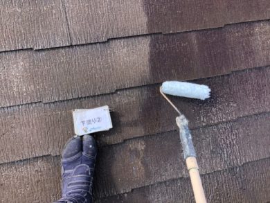 奈良奈良市U様邸　外壁塗装・屋根塗装・防水工事 屋根塗装下塗り2回目