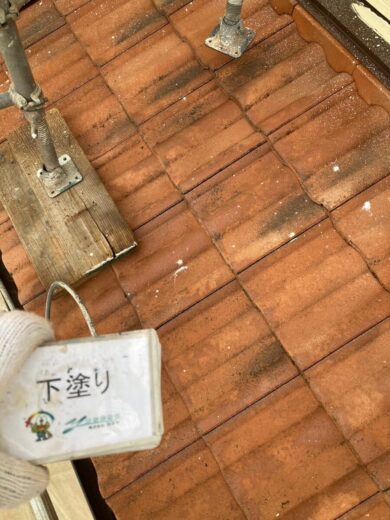 奈良県生駒郡斑鳩町H様邸　外壁塗装・屋根塗装・防水工事 屋根下塗り