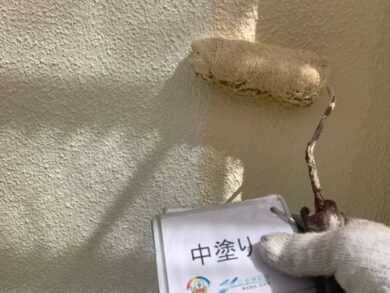 奈良葛城市I様　外壁塗装・屋根塗装工事 外壁中塗り