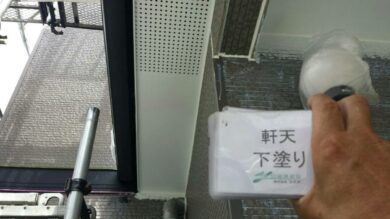 奈良大和高田市Y様　外壁塗装・屋根塗装・防水工事 軒天下塗り