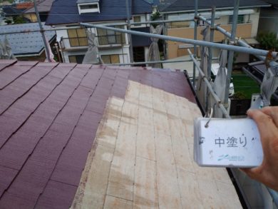 奈良県香芝市Y様邸　外壁塗装・屋根塗装工事 外壁塗装中塗り