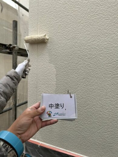 奈良県香芝市M様邸　外壁塗装・屋根塗装・防水工事 外壁中塗り