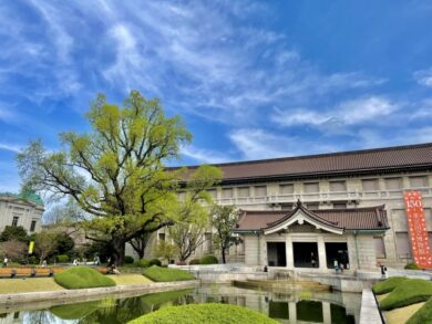 奈良の香芝市の株式会社ヨネヤの外壁塗装と屋根塗装のブラウンの屋根