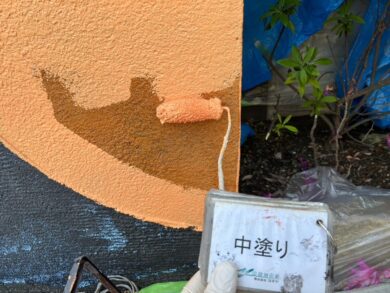 奈良県奈良市M様邸　外壁塗装・屋根塗装・防水工事 外壁中塗り