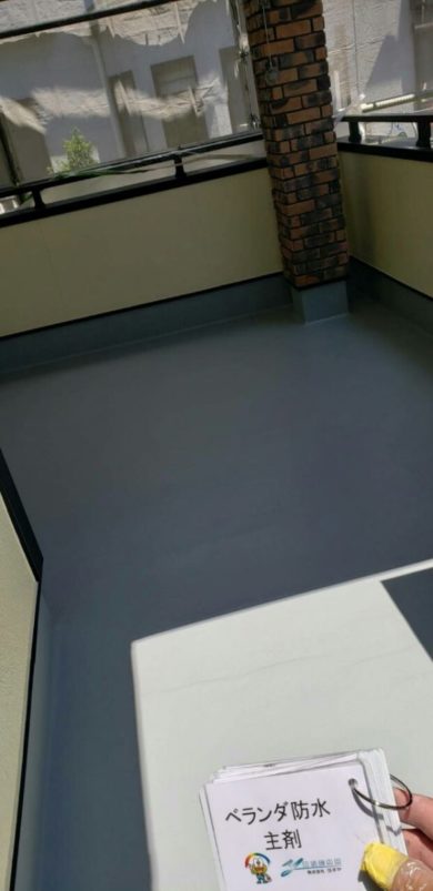 奈良県香芝市H様邸　外壁塗装・防水工事 ベランダ防水　主剤
