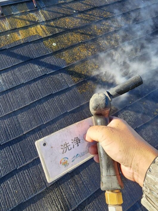 京都府木津川市M様邸　外壁塗装・屋根塗装工事 屋根　洗浄