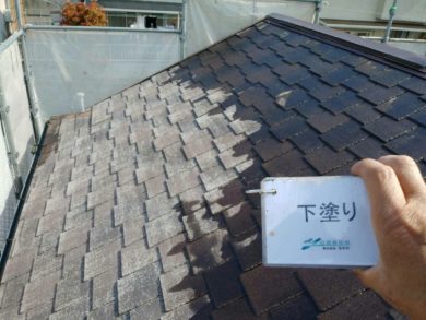 奈良県生駒郡三郷町M様邸　外壁塗装・屋根塗装工事 屋根塗装下塗り1回目