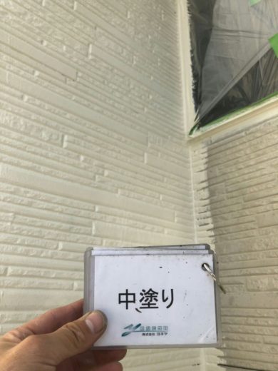 奈良大和高田市N様邸　外壁塗装・屋根塗装 2F外壁塗装中塗り