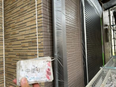 奈良香芝市H様邸　外壁塗装・屋根塗装・防水工事 外壁中塗り