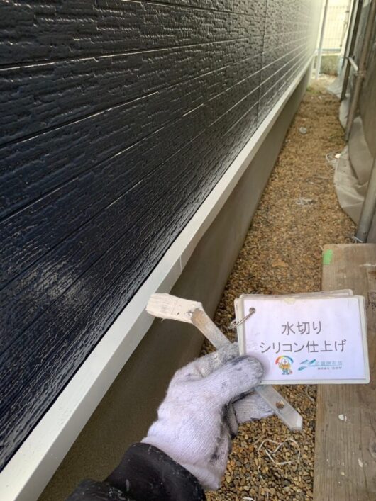 京都府木津川市M様邸　外壁塗装・屋根塗装工事 水切り　シリコン仕上げ