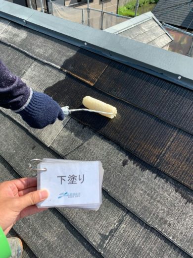 奈良県葛城市M様邸 　外壁塗装・屋根塗装・防水工事 屋根塗装下塗り1回目