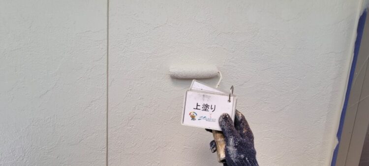 奈良の香芝市の株式会社ヨネヤの外壁塗装と屋根塗装の艶感