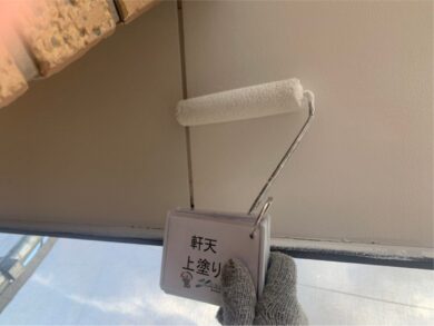 奈良葛城市M様　外壁塗装・屋根塗装・防水工事 軒天上塗り