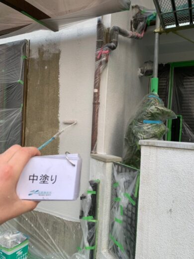 奈良葛城市M様　外壁塗装・防水工事 外壁塗装中塗り