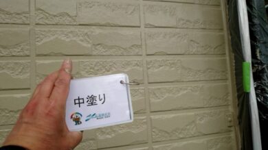 奈良大和高田市N様邸　外壁塗装・屋根塗装・防水工事 外壁中塗り