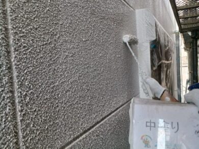 奈良県香芝市I様邸　外壁塗装・屋根塗装・防水工事 外壁中塗り