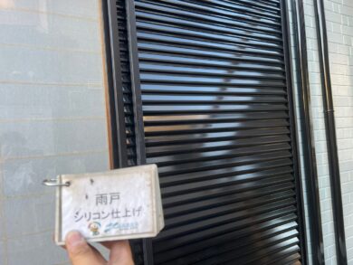 奈良県葛城市I様邸　外壁塗装・屋根塗装・防水工事 雨戸シリコン仕上げ