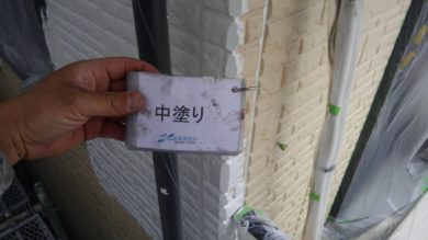 奈良香芝市K様　外壁塗装・屋根塗装 2F外壁塗装中塗り