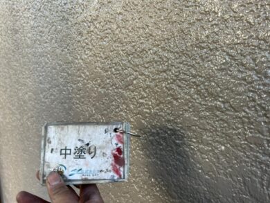 奈良県生駒郡三郷町K様邸　外壁塗装・屋根塗装・防水工事 外壁中塗り