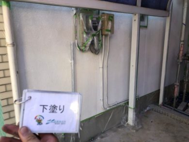 奈良御所市H様邸　外壁塗装・屋根塗装・ベランダ防水工事 外壁塗装下塗り