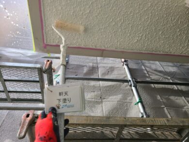奈良香芝市Y様邸　外壁塗装・屋根塗装・防水工事 軒天下塗り