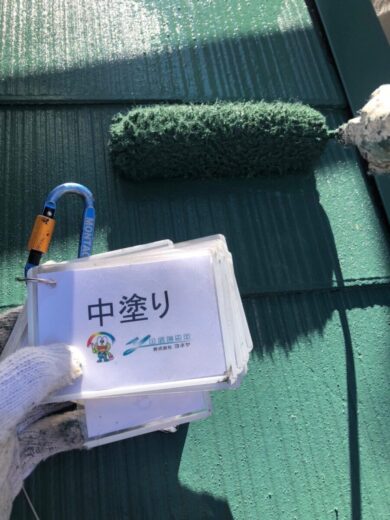 奈良県香芝市T様邸　外壁塗装・屋根塗装・防水工事 屋根中塗り