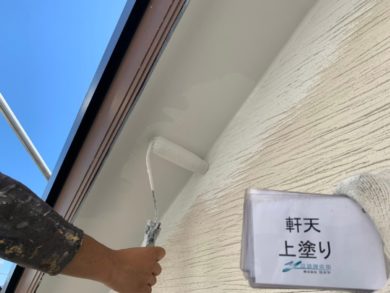 奈良奈良市M様邸　外壁塗装・屋根塗装・防水工事 軒天上塗り
