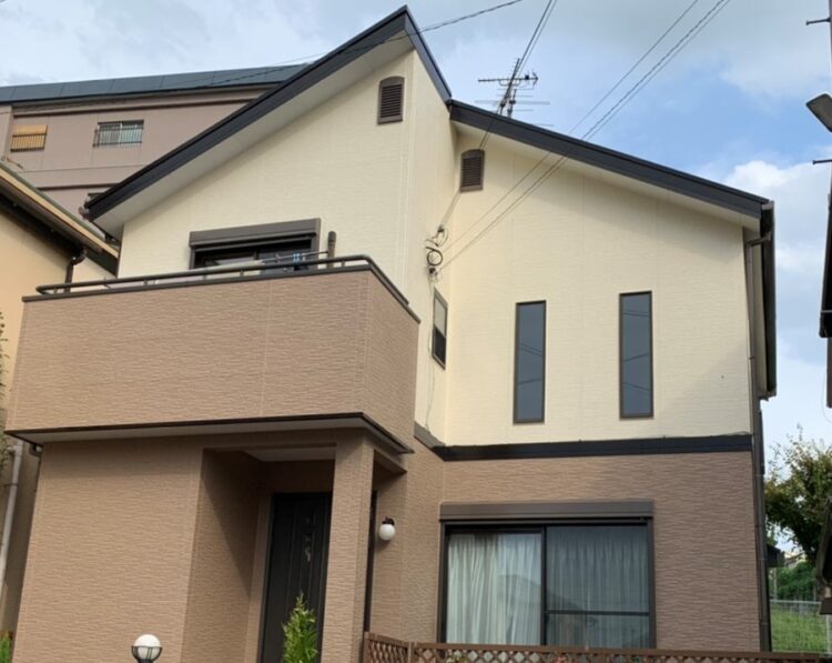 奈良の香芝市の株式会社ヨネヤの外壁塗装と屋根塗装のツートンカラー