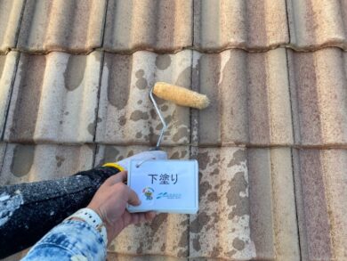 奈良県奈良市K様邸　外壁塗装・屋根塗装・防水工事 屋根下塗り