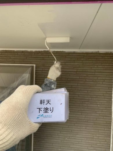 奈良葛城市Y様邸　外壁塗装・屋根塗装・ベランダ防水工事 軒天下塗り