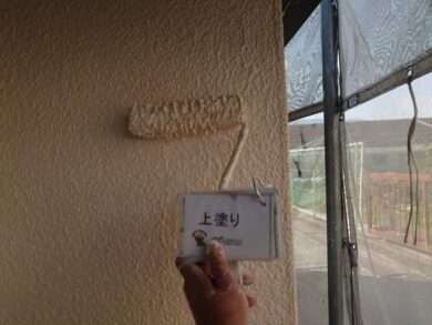 奈良御所市N様邸　外壁塗装・屋根塗装・防水工事 外壁上塗り