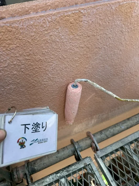 大阪府大阪市住之江区I様（マンション）　外壁塗装・屋根塗装工事 外壁　下塗り