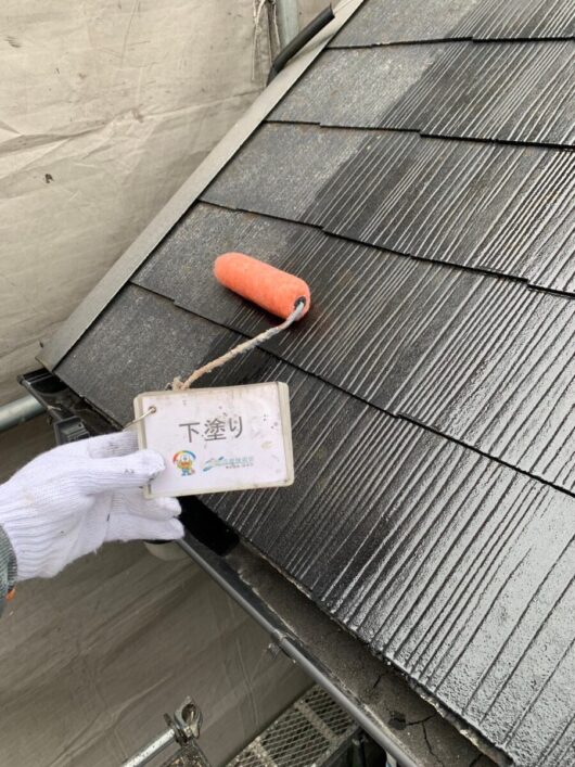 京都府木津川市M様邸　外壁塗装・屋根塗装工事 屋根　下塗り
