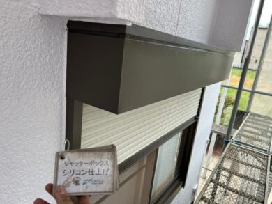 奈良県御所市T様邸　外壁塗装・屋根塗装工事　 シャッターボックスシリコン仕上げ