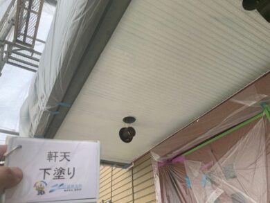 奈良香芝市S様邸　外壁塗装 軒天下塗り