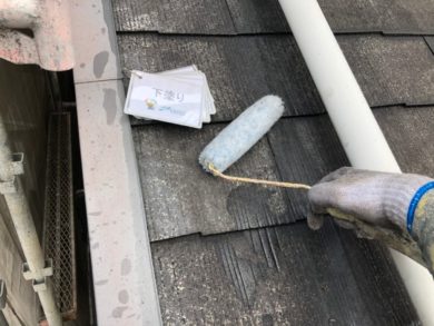 奈良御所市H様邸　外壁塗装・屋根塗装・ベランダ防水工事 屋根塗装下塗り1回目
