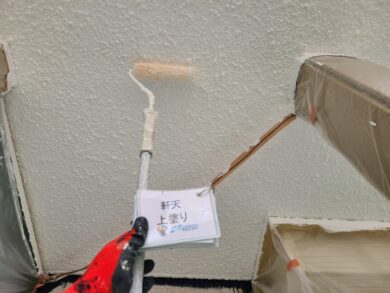 奈良香芝市Y様邸　外壁塗装・屋根塗装・防水工事 軒天上塗り