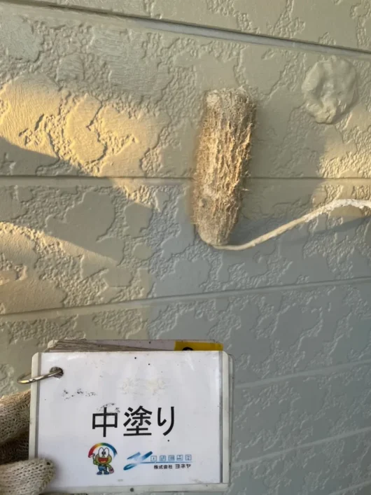 奈良県橿原市石原田町 株式会社O様（アパート）　外壁塗装・屋根塗装工事 外壁　中塗り