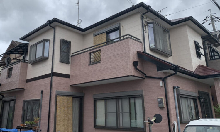 奈良の香芝市の株式会社ヨネヤの外壁塗装と屋根塗装のツートン
