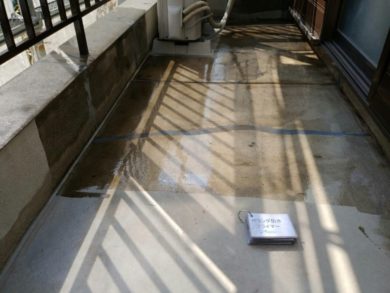 奈良県北葛城郡上牧町S様邸　外壁塗装・防水工事 ベランダ防水　プライマー