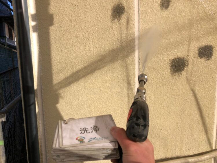 奈良の香芝市の株式会社ヨネヤの外壁塗装と屋根塗装の洗浄
