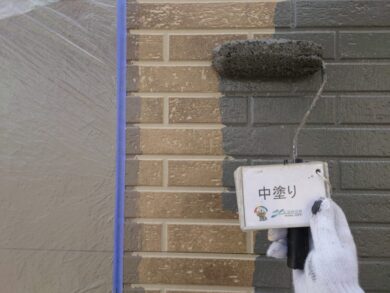 奈良県奈良市N様邸　外壁塗装・屋根塗装・防水工事 外壁中塗り
