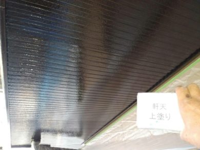 奈良県大和高田市Ｉ様邸 　外壁塗装・屋根塗装工事 軒天上塗り