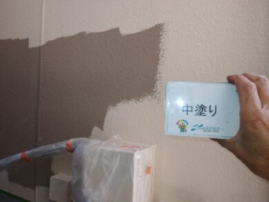 奈良県北葛城郡王寺町H様邸　外壁塗装工事 外壁中塗り