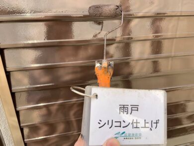 奈良香芝市F様邸　外壁塗装・屋根塗装・防水工事 雨戸シリコン仕上げ