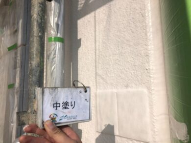 奈良葛城市M様　外壁塗装工事 外壁塗装中塗り
