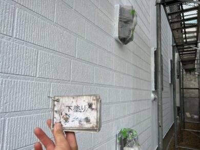 奈良県生駒市T様邸　外壁塗装・防水工事 外壁下塗り